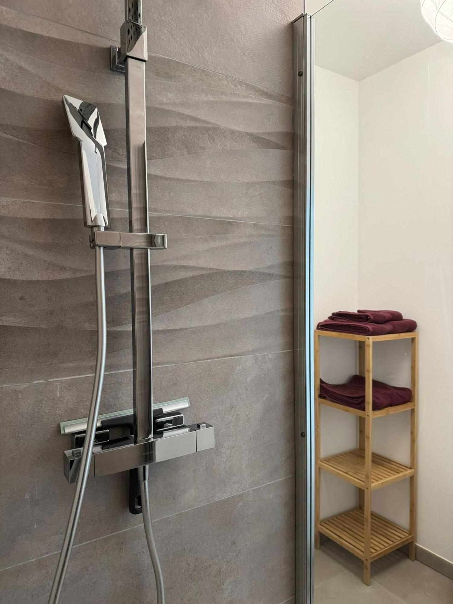 Presqu'Ile, Appartement Neuf Avec Balcon, Salle De Gym Et Parking Кан Екстериор снимка